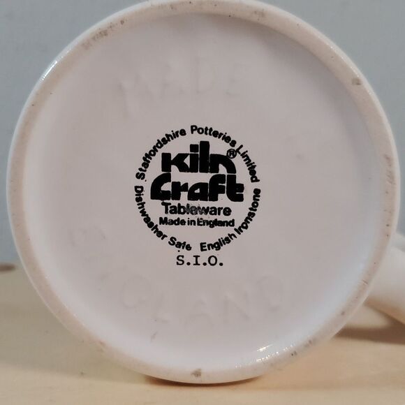 Vintage KilnCraft SuperHero Flying Armadillo Coffee Cup Mug‎ June Sobel - Picture 5 of 8